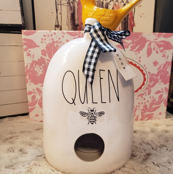 Rae Dunn Queen Bee Birdhouse